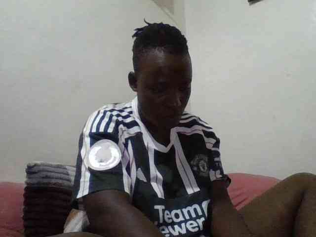 Yourdreamgirl webcam