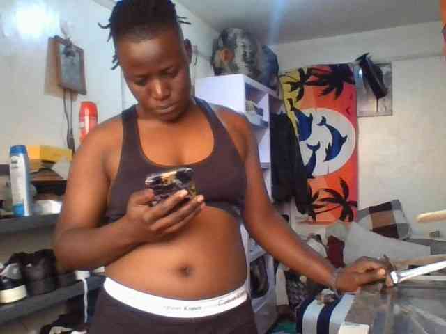 Yourdreamgirl webcam