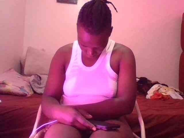 Yourdreamgirl webcam