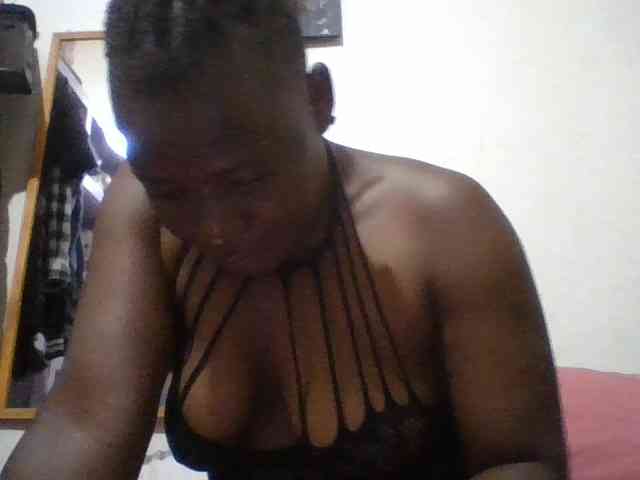 Yourdreamgirl webcam