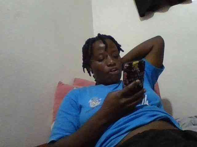 Yourdreamgirl webcam