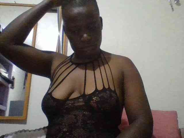 Yourdreamgirl webcam