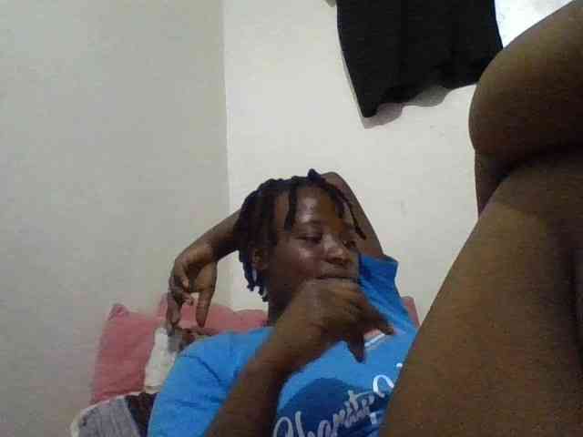 Yourdreamgirl webcam