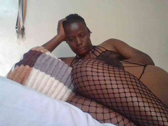 Yourdreamgirl webcam