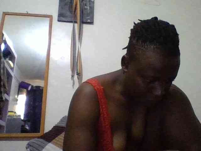 Yourdreamgirl webcam