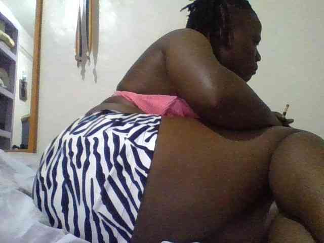 Yourdreamgirl webcam