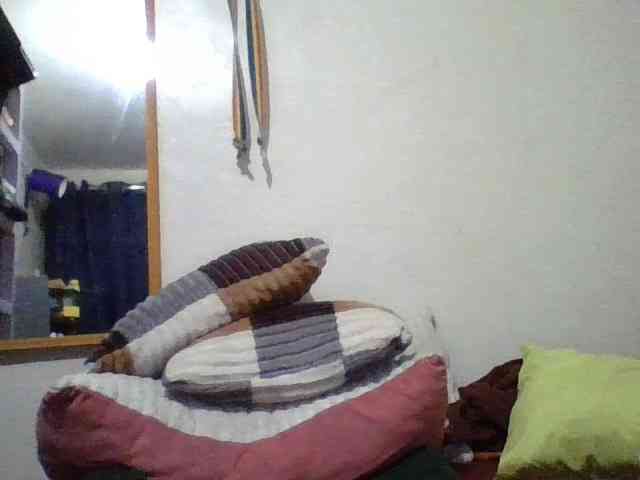 Yourdreamgirl webcam