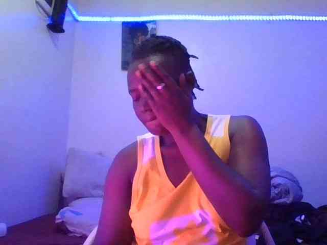 Yourdreamgirl webcam