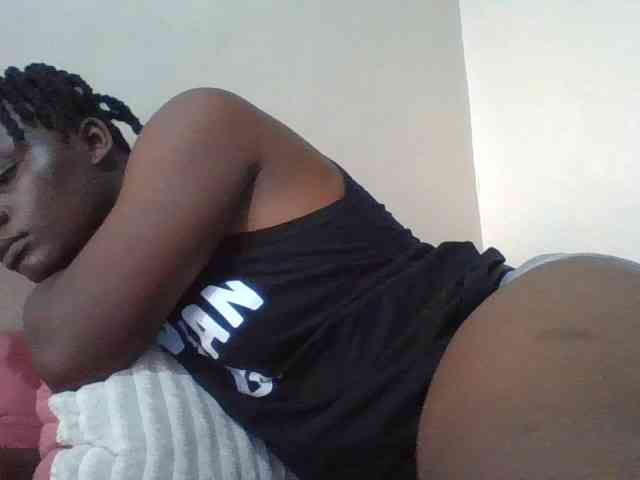Yourdreamgirl webcam