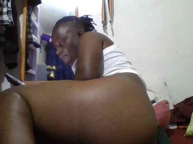 Yourdreamgirl webcam