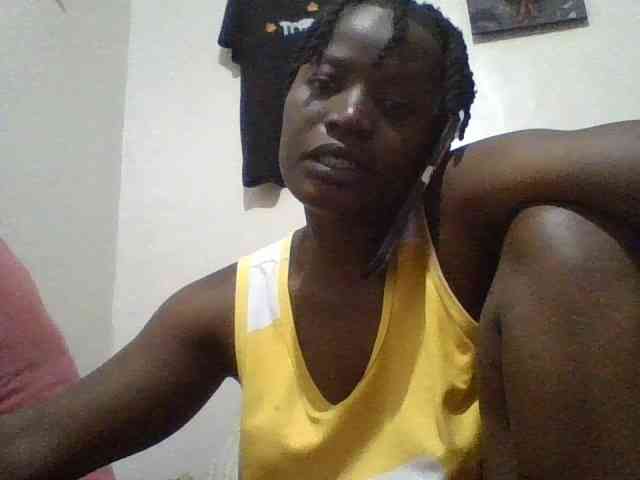 Yourdreamgirl webcam