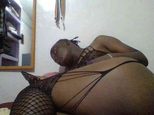 Yourdreamgirl webcam