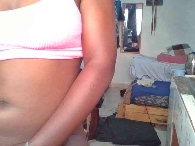 Yourdreamgirl webcam