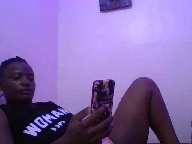 Yourdreamgirl webcam