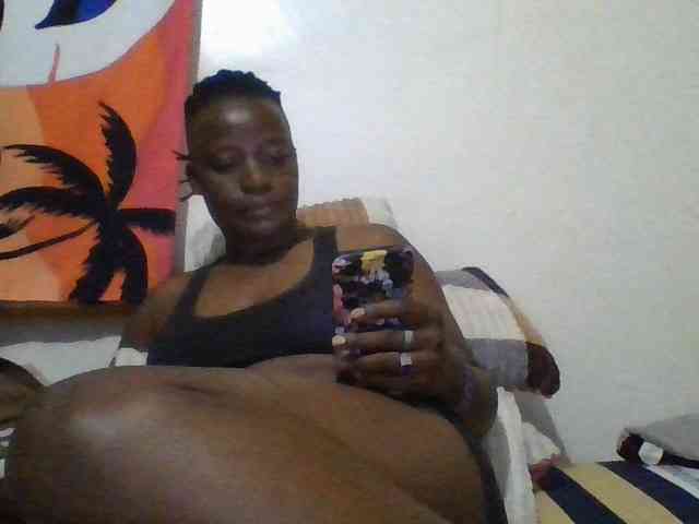 Yourdreamgirl webcam
