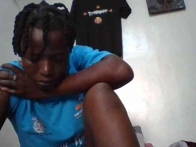 Yourdreamgirl webcam