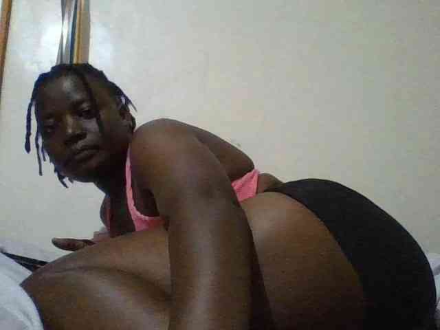 Yourdreamgirl webcam