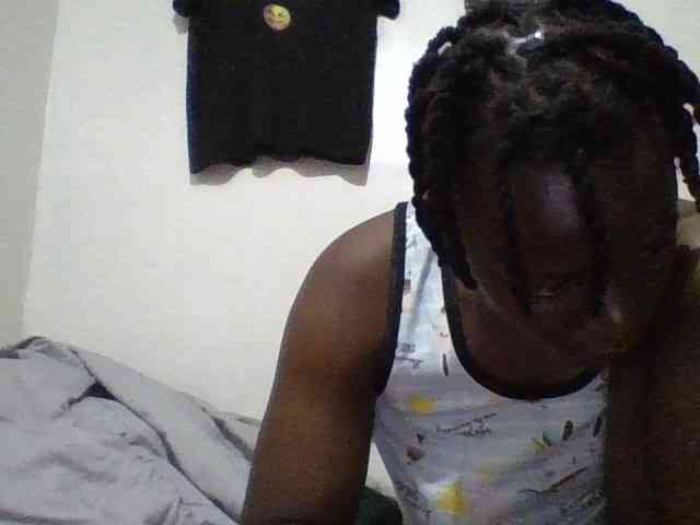 Yourdreamgirl webcam