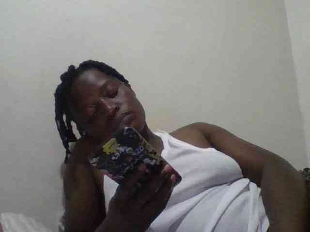 Yourdreamgirl webcam