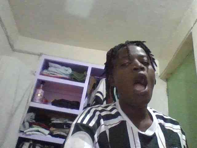 Yourdreamgirl webcam