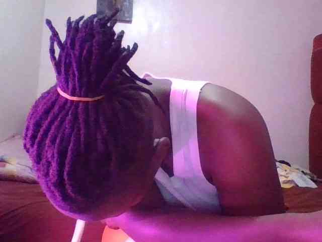 Yourdreamgirl webcam