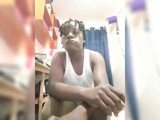 Yourdreamgirl webcam
