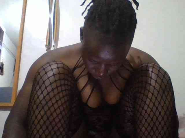 Yourdreamgirl webcam