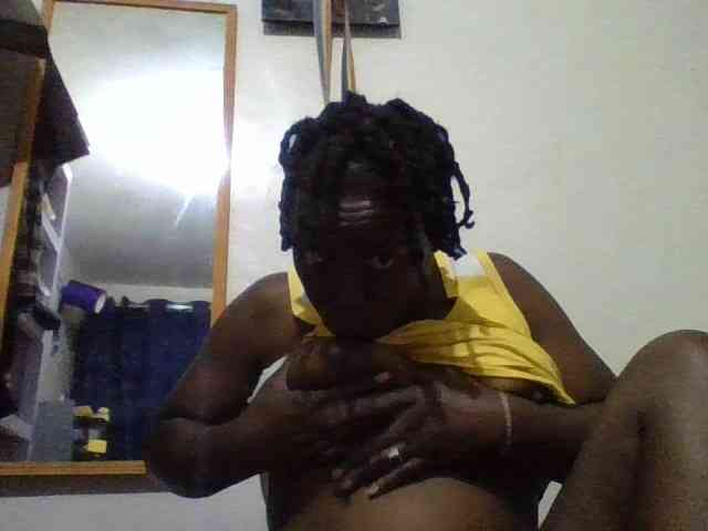Yourdreamgirl webcam