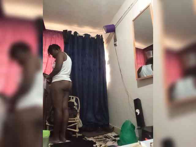Yourdreamgirl webcam