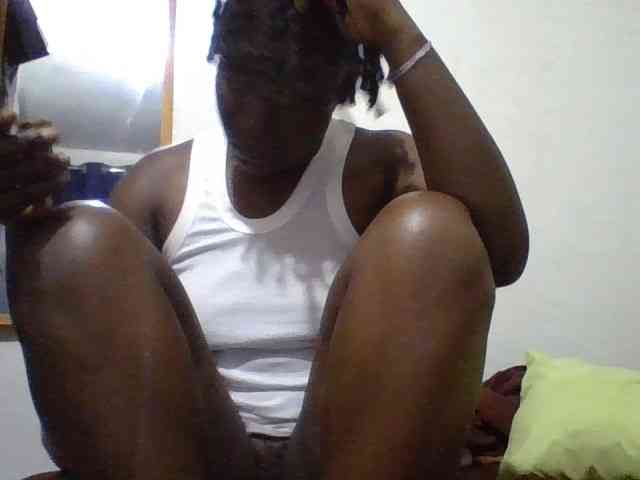 Yourdreamgirl webcam