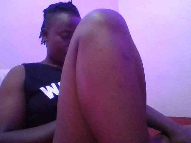 Yourdreamgirl webcam