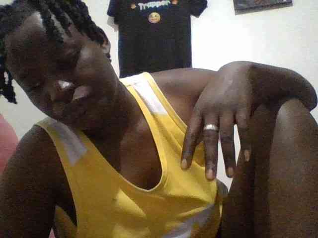 Yourdreamgirl webcam