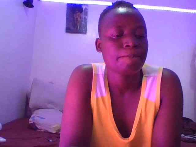 Yourdreamgirl webcam