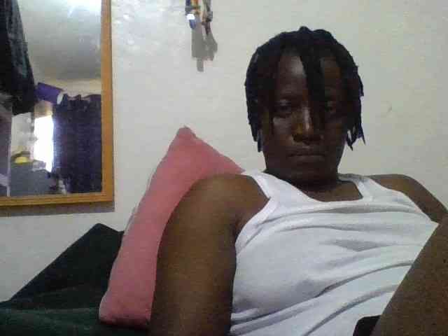 Yourdreamgirl webcam