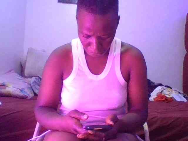 Yourdreamgirl webcam