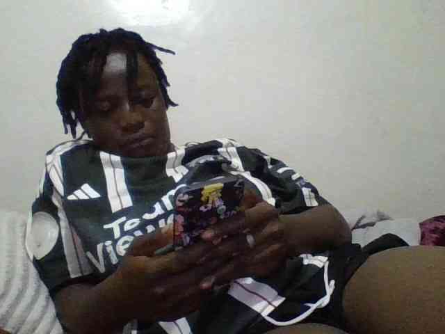 Yourdreamgirl webcam