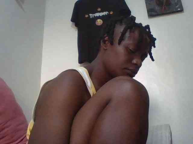 Yourdreamgirl webcam