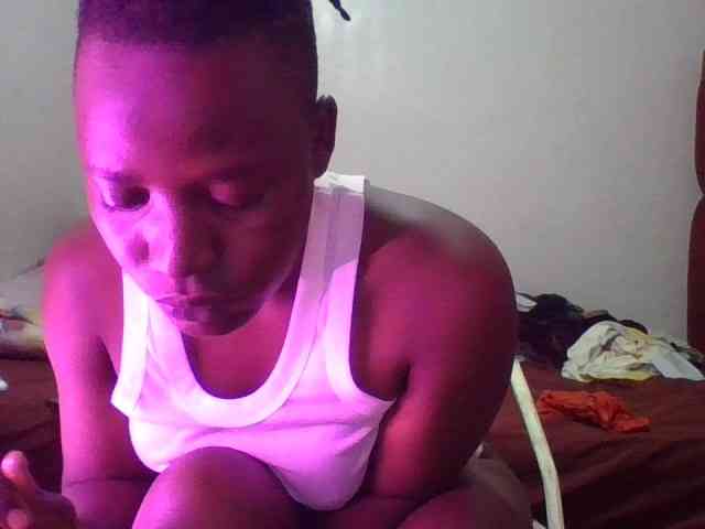 Yourdreamgirl webcam