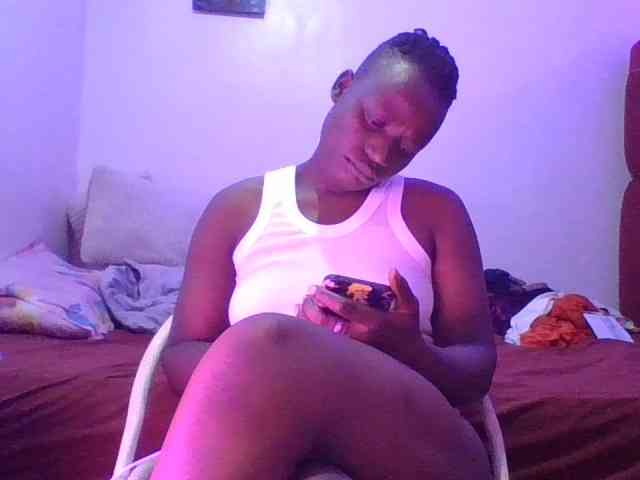 Yourdreamgirl webcam