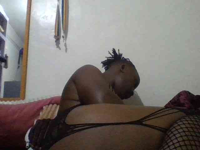 Yourdreamgirl webcam