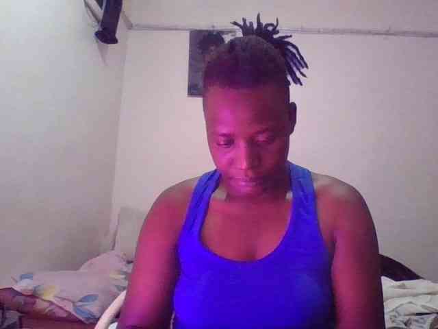 Yourdreamgirl webcam