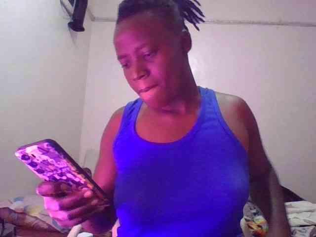 Yourdreamgirl webcam