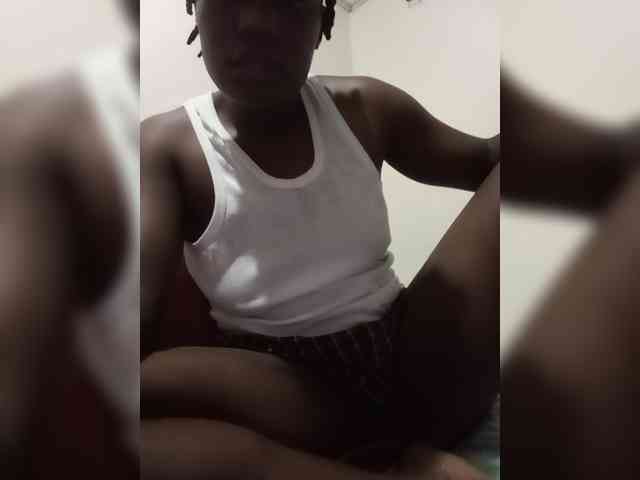 Yourdreamgirl webcam