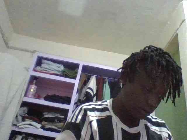 Yourdreamgirl webcam