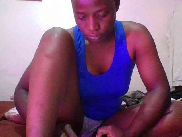 Yourdreamgirl webcam