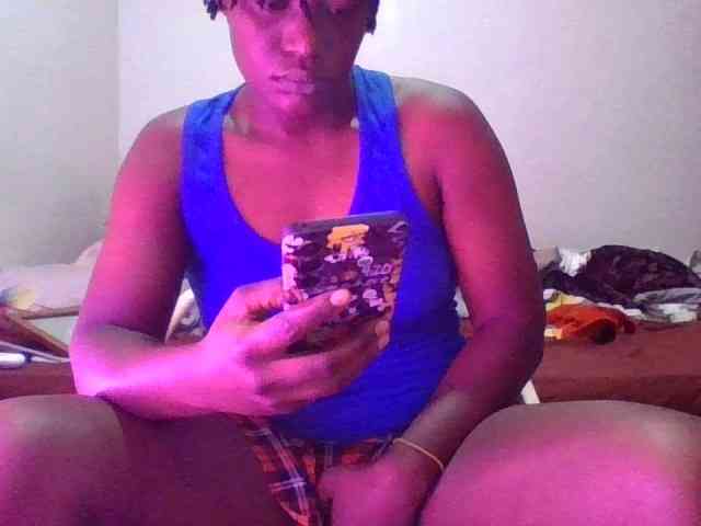 Yourdreamgirl webcam