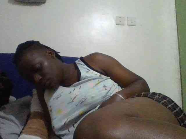 Yourdreamgirl webcam