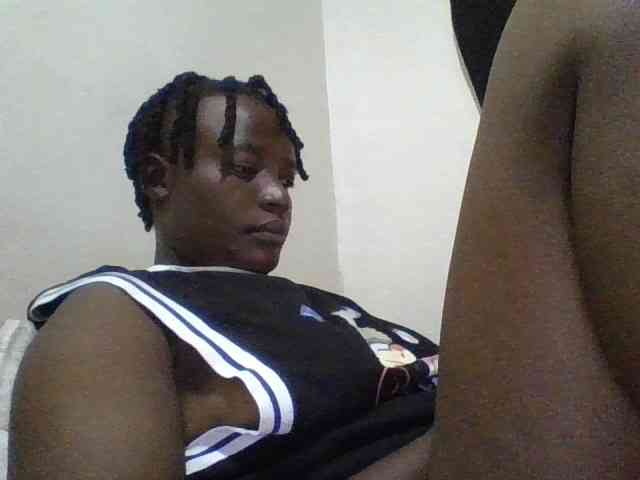 Yourdreamgirl webcam