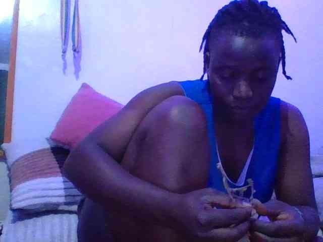 Yourdreamgirl webcam
