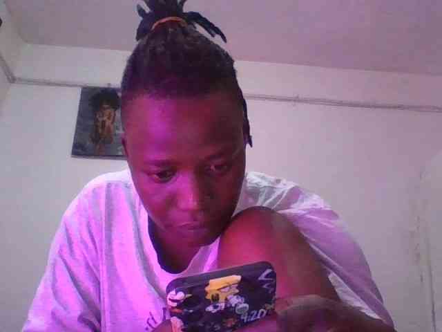 Yourdreamgirl webcam